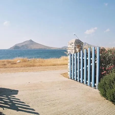 Stunning Sea Front Keroessa, Paros Isterni (Paros)
